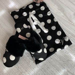 Victoria Secret Polka Dot Slippers with Bag 🖤🤍